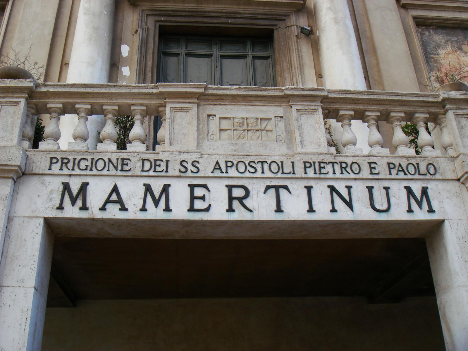 Entrée de la prison Mamertinum près du Colisée